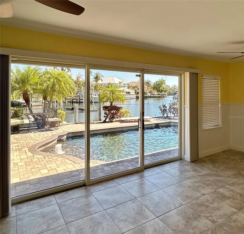 5541 Bayou Grande Boulevard NE St Petersburg FL 33703