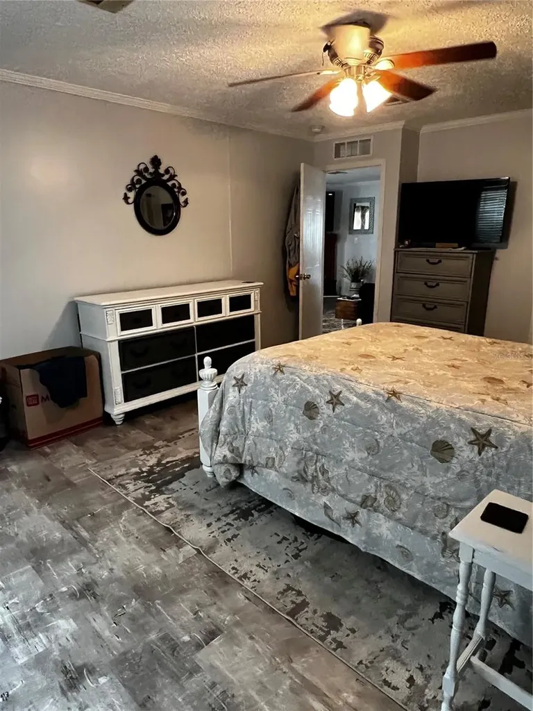 35201 Forest Lake Road Leesburg FL 34788