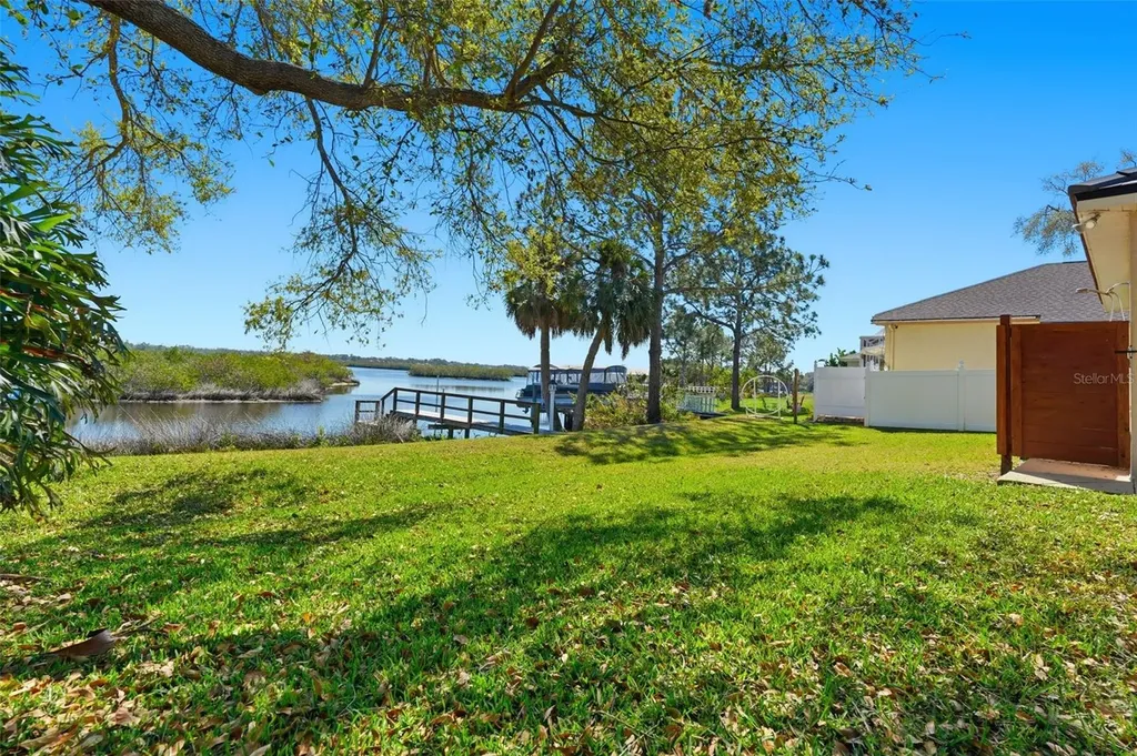 1857 Riveredge Drive Tarpon Springs FL 34689