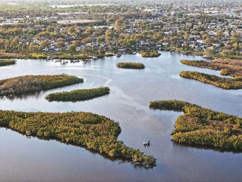 1857 Riveredge Drive Tarpon Springs FL 34689