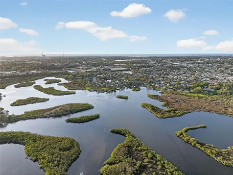 1857 Riveredge Drive Tarpon Springs FL 34689