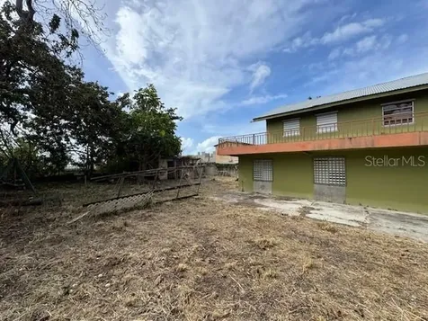 Calle 8 Bo. Piedra Aguza Juana Diaz PR 00795