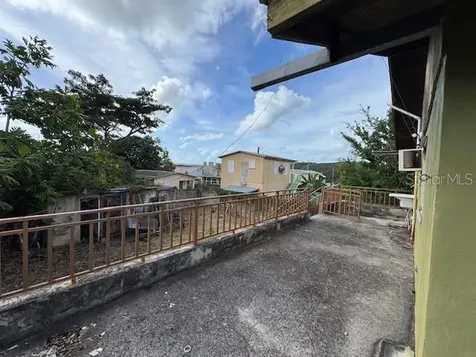 Calle 8 Bo. Piedra Aguza Juana Diaz PR 00795