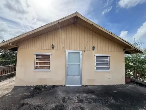 Calle 8 Bo. Piedra Aguza Juana Diaz PR 00795