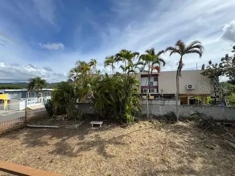 Calle 8 Bo. Piedra Aguza Juana Diaz PR 00795