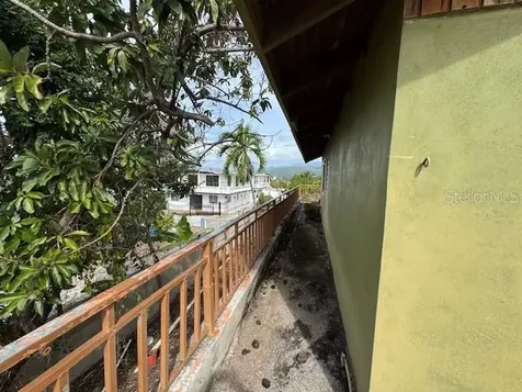 Calle 8 Bo. Piedra Aguza Juana Diaz PR 00795