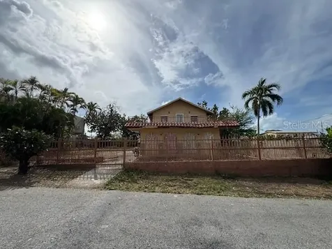 Calle 8 Bo. Piedra Aguza Juana Diaz PR 00795