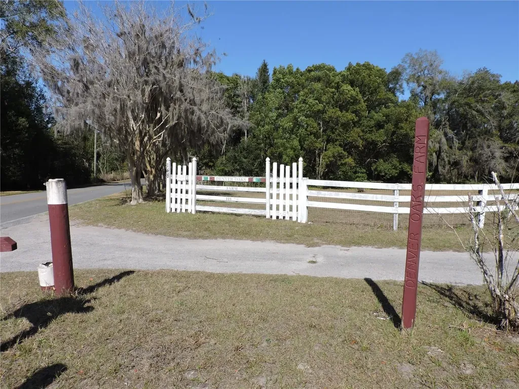 148 Denver Road Crescent City FL 32112