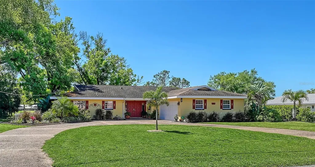 836 Magellan Drive Sarasota FL 34243