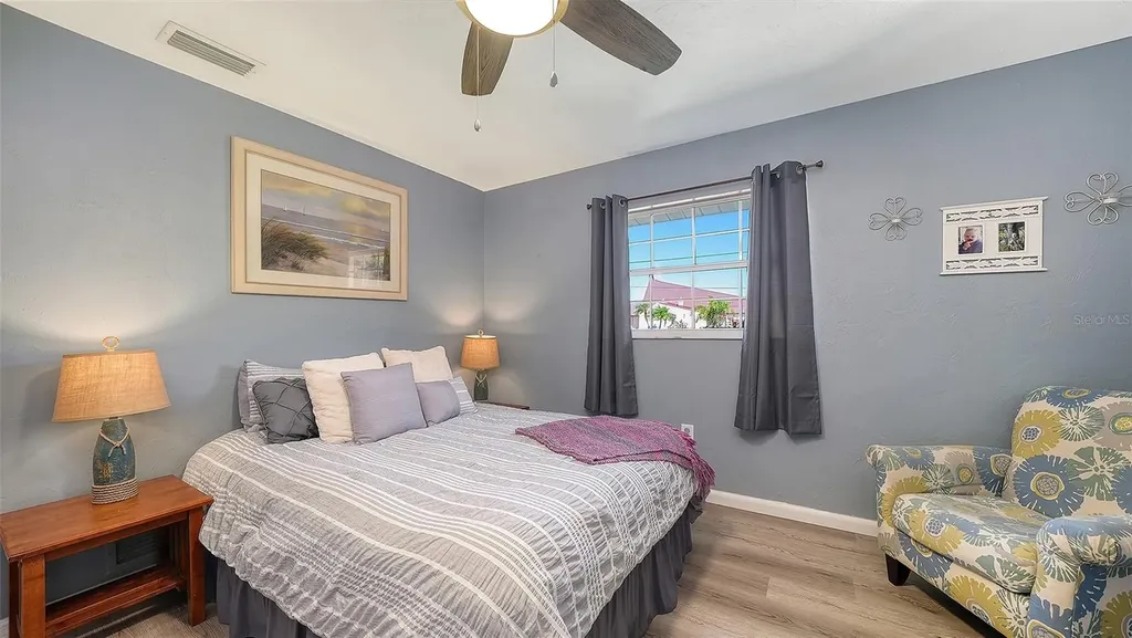 836 Magellan Drive Sarasota FL 34243
