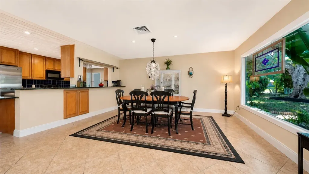 836 Magellan Drive Sarasota FL 34243