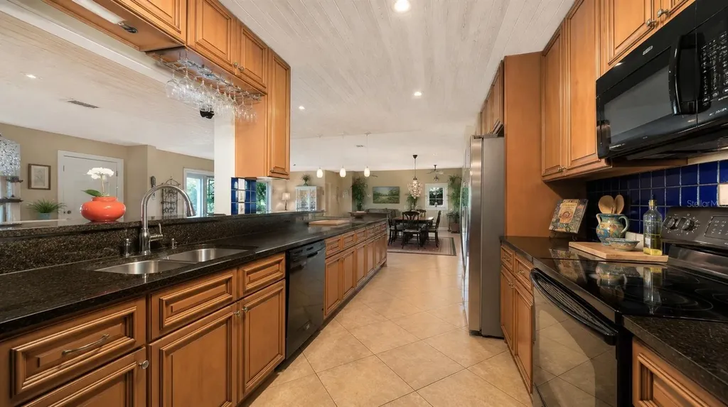 836 Magellan Drive Sarasota FL 34243