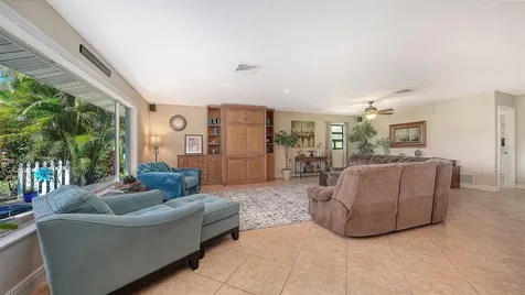 836 Magellan Drive Sarasota FL 34243
