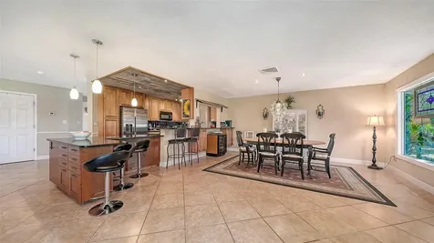 836 Magellan Drive Sarasota FL 34243