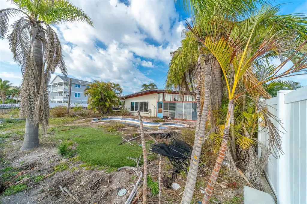1217 Bay Shore Boulevard Indian Rocks Beach FL 33785