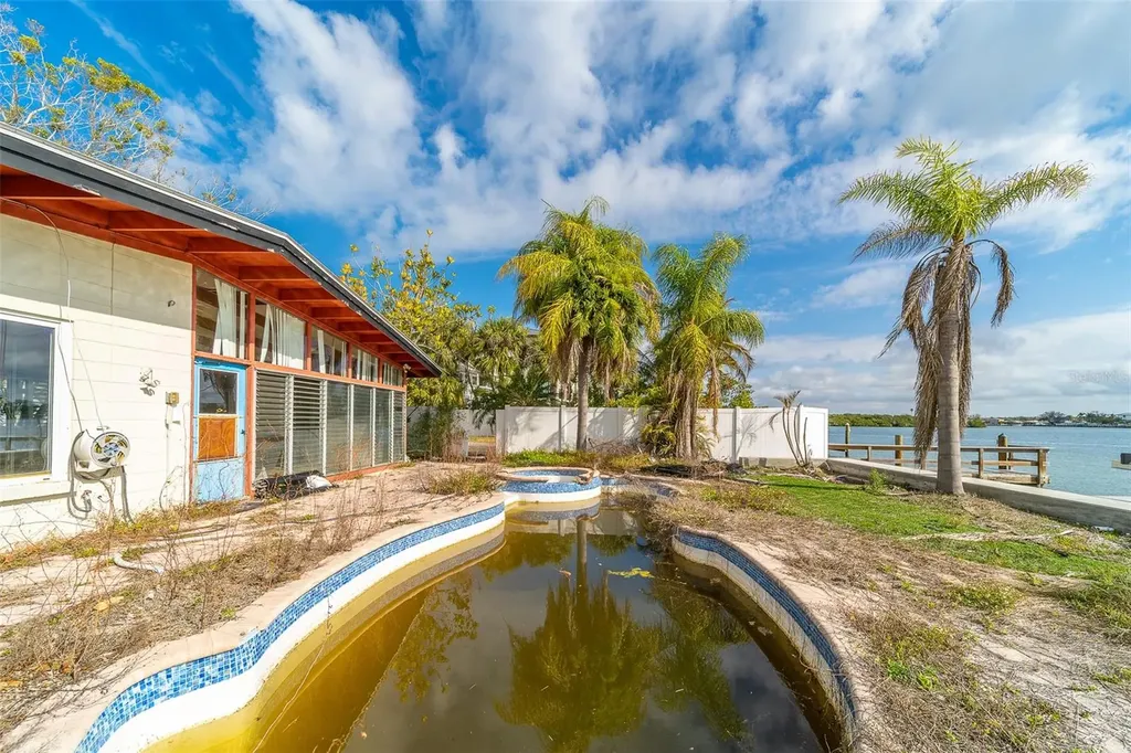 1217 Bay Shore Boulevard Indian Rocks Beach FL 33785