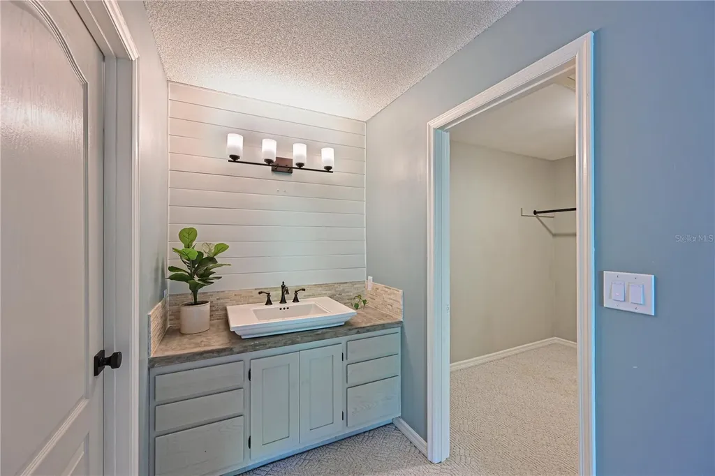1106 87th Street NW Bradenton FL 34209