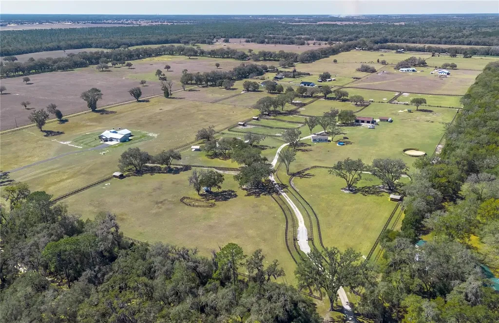 4700 NW 157th Court Morriston FL 32668