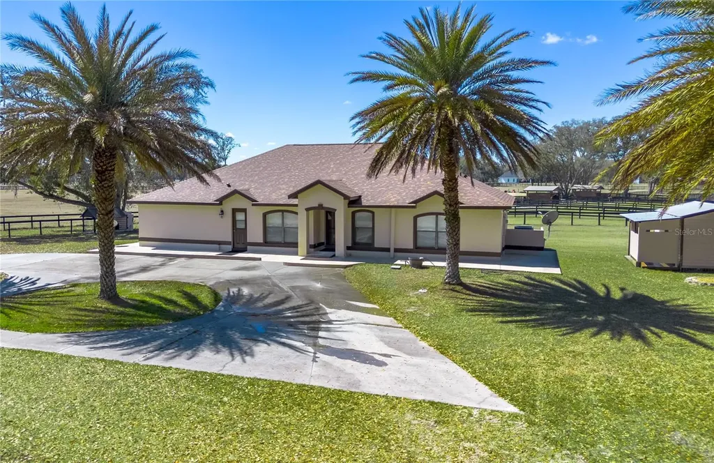 4700 NW 157th Court Morriston FL 32668