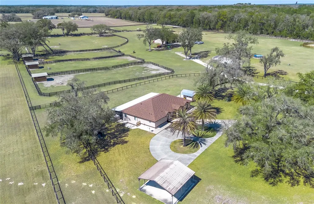 4700 NW 157th Court Morriston FL 32668