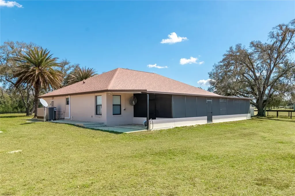 4700 NW 157th Court Morriston FL 32668