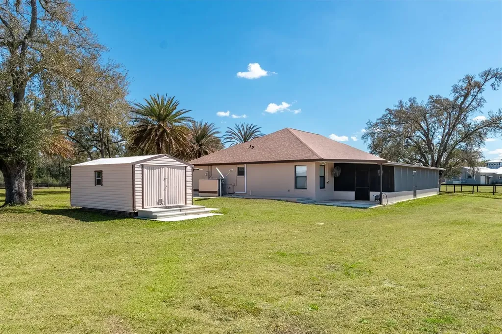 4700 NW 157th Court Morriston FL 32668