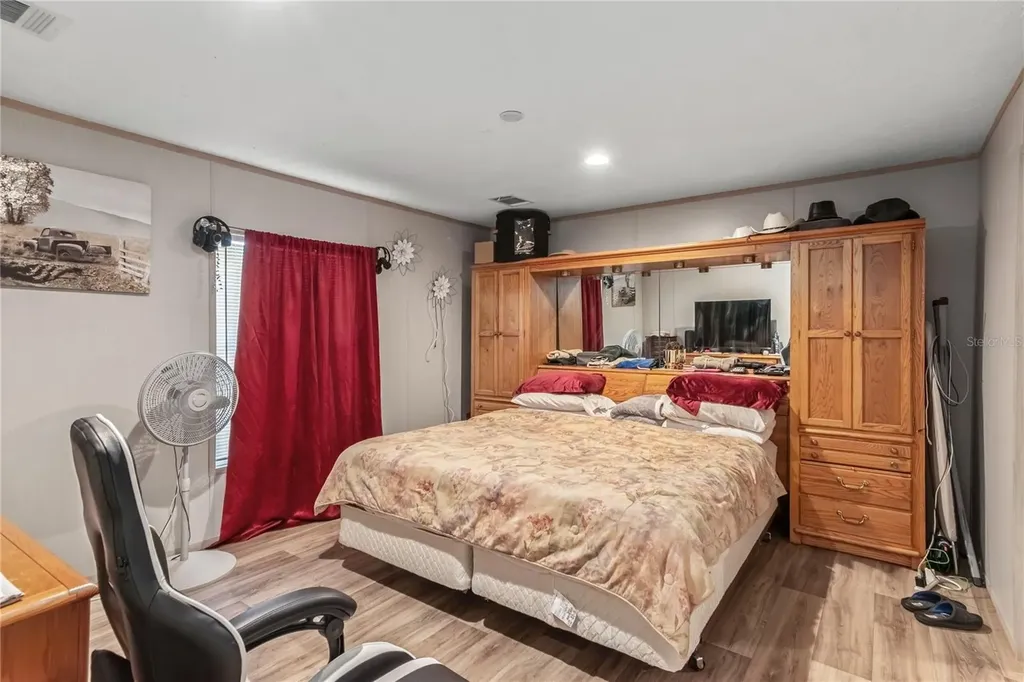 4700 NW 157th Court Morriston FL 32668