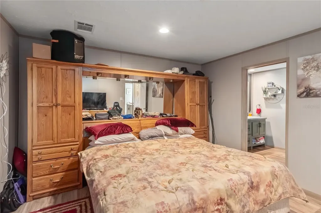 4700 NW 157th Court Morriston FL 32668