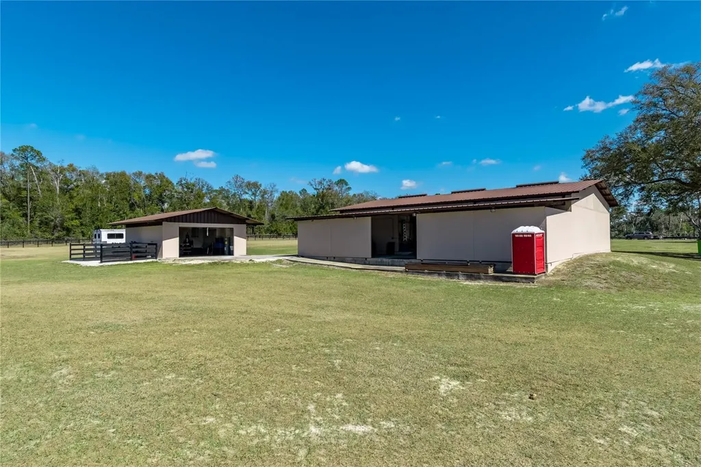 4700 NW 157th Court Morriston FL 32668