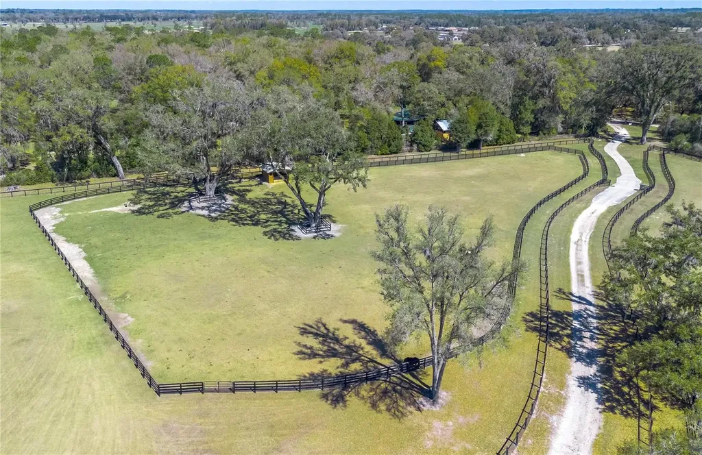 4700 NW 157th Court Morriston FL 32668