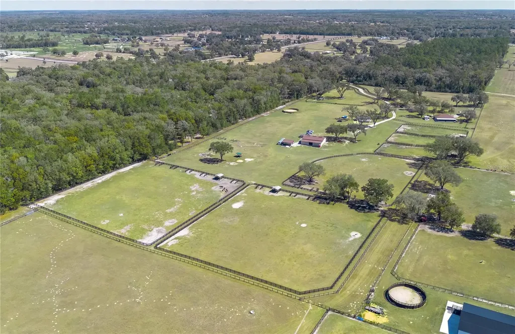 4700 NW 157th Court Morriston FL 32668