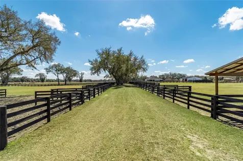 4700 NW 157th Court Morriston FL 32668