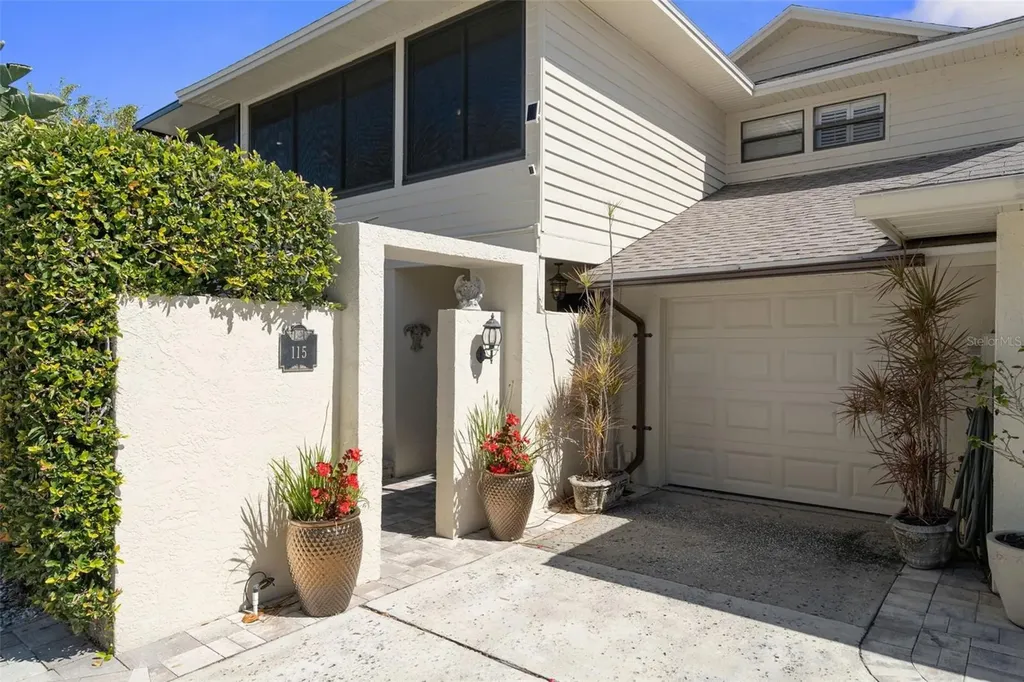 115 Colony South Drive Tarpon Springs FL 34689