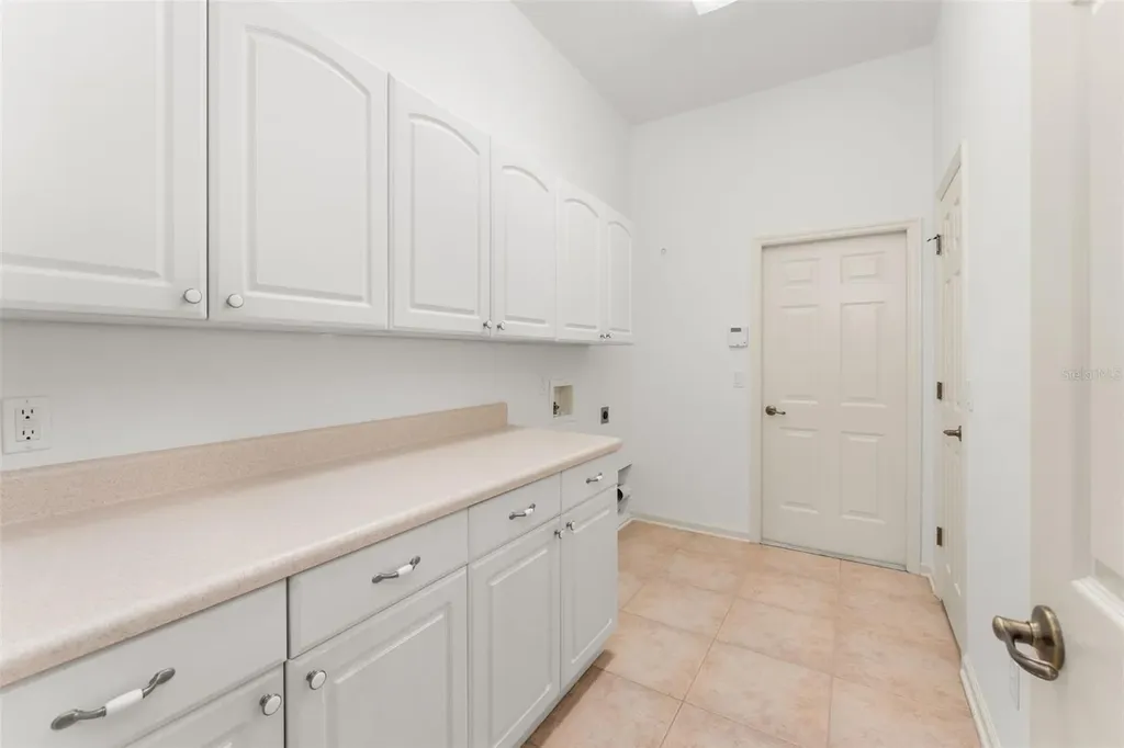 13537 NW 7th Road Newberry FL 32669