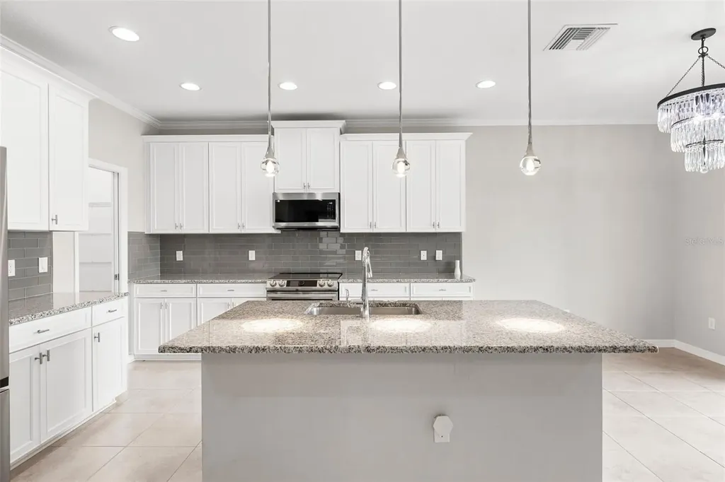 7537 Pool Compass Loop Wesley Chapel FL 33545