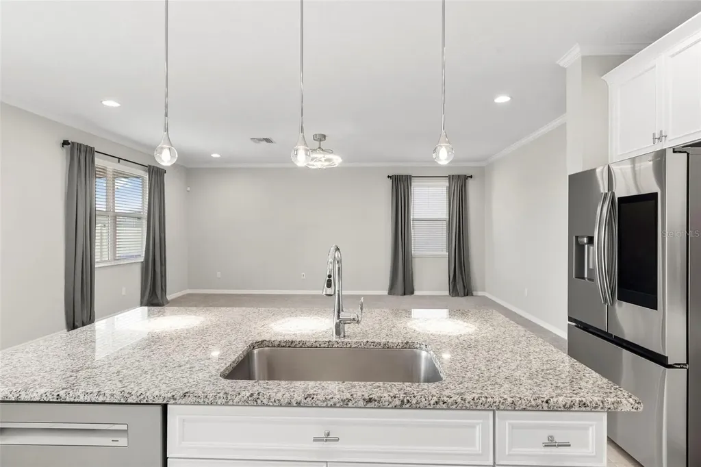 7537 Pool Compass Loop Wesley Chapel FL 33545