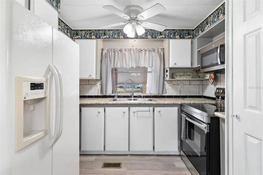 304 Ivanhoe Circle Lady Lake FL 32159