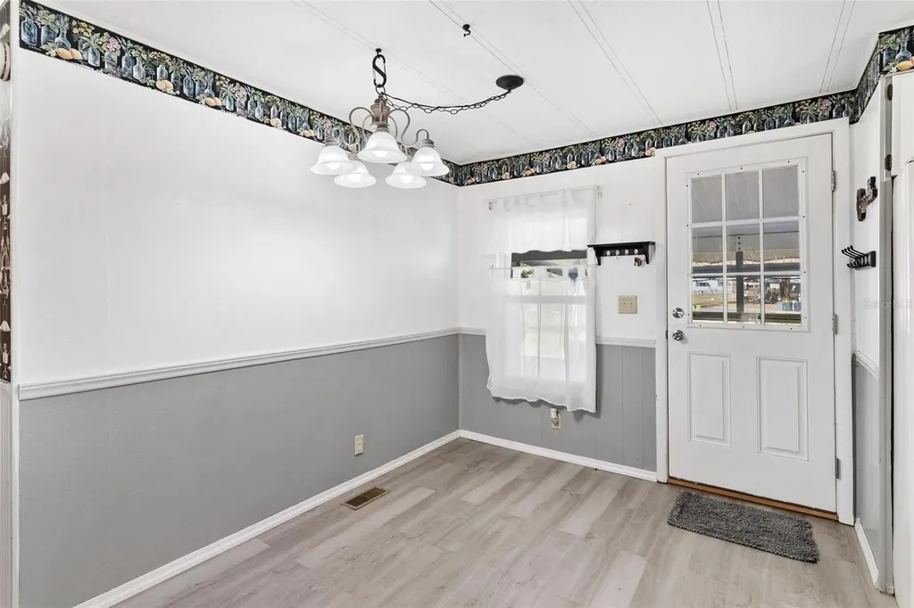 304 Ivanhoe Circle Lady Lake FL 32159
