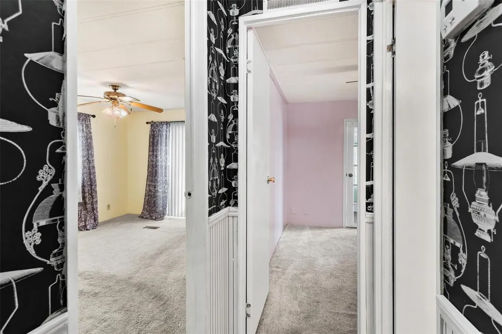 304 Ivanhoe Circle Lady Lake FL 32159
