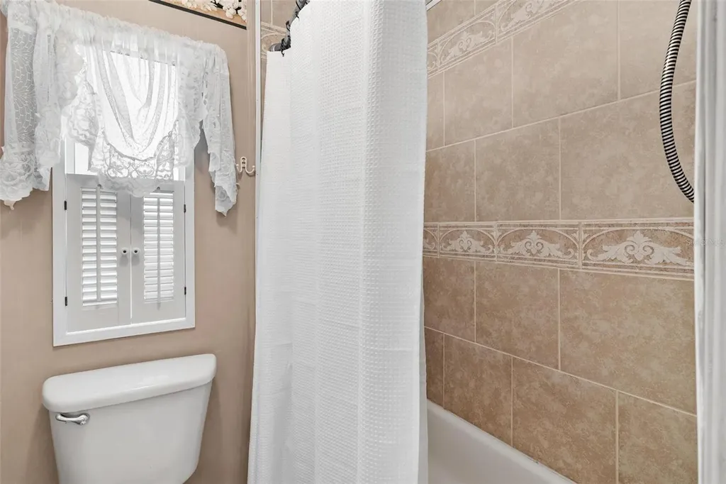 304 Ivanhoe Circle Lady Lake FL 32159