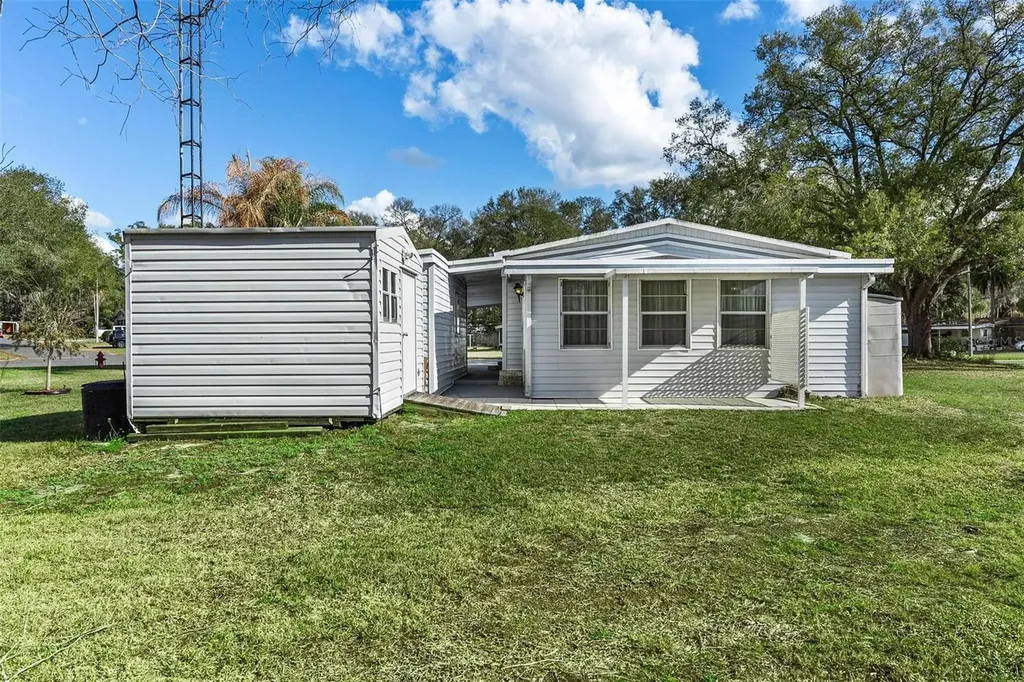 304 Ivanhoe Circle Lady Lake FL 32159