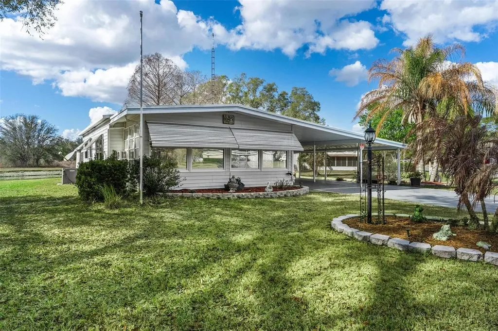 304 Ivanhoe Circle Lady Lake FL 32159