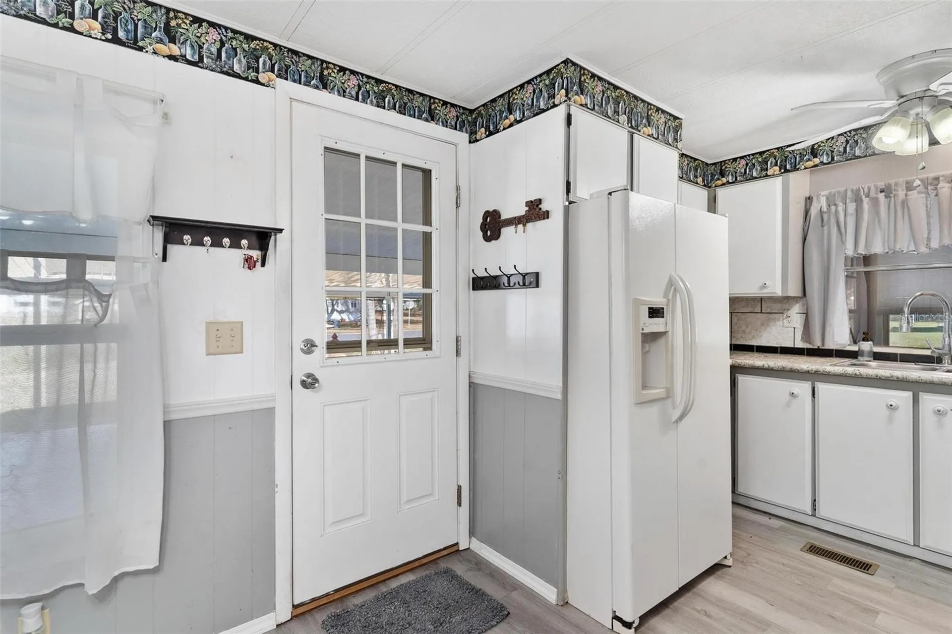 304 Ivanhoe Circle Lady Lake FL 32159