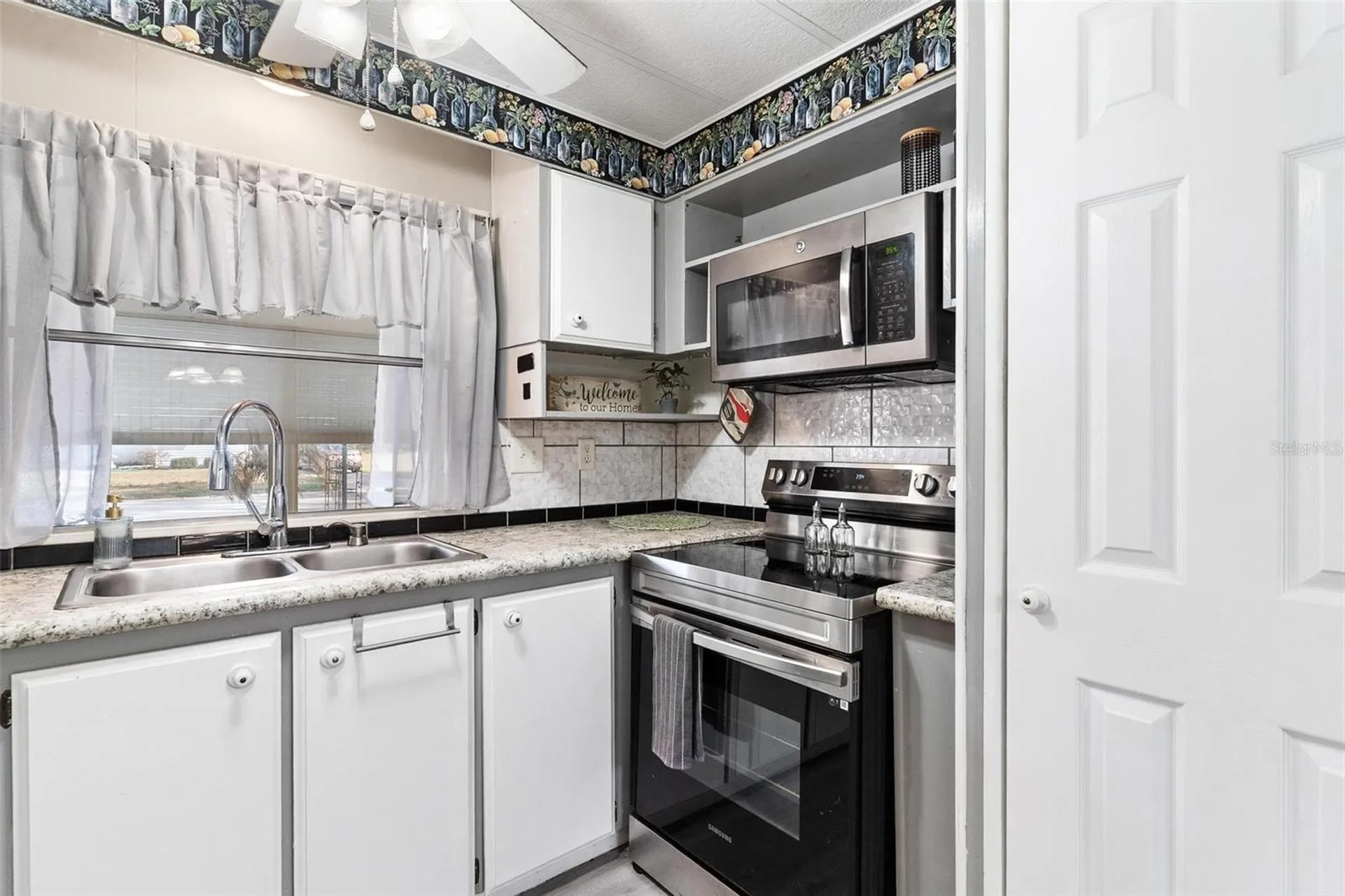 304 Ivanhoe Circle Lady Lake FL 32159