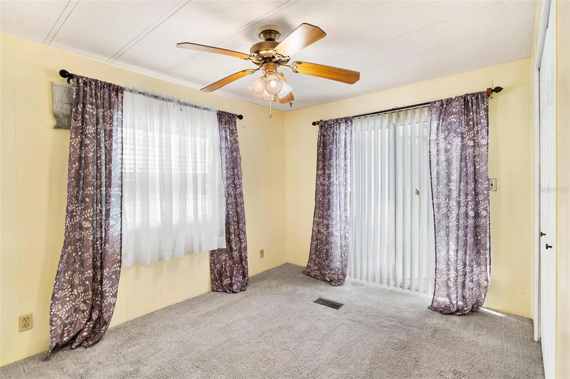304 Ivanhoe Circle Lady Lake FL 32159