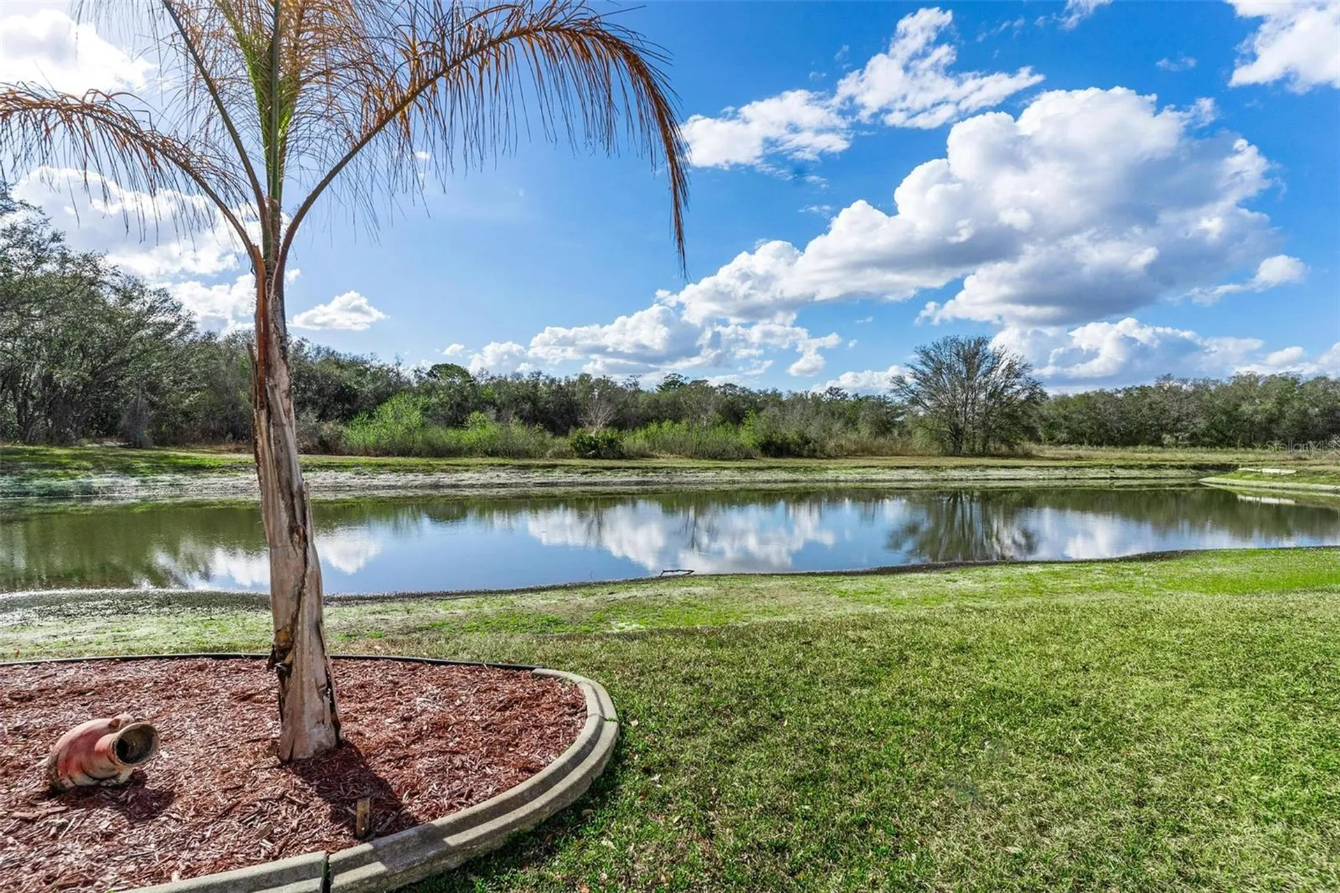 304 Ivanhoe Circle Lady Lake FL 32159