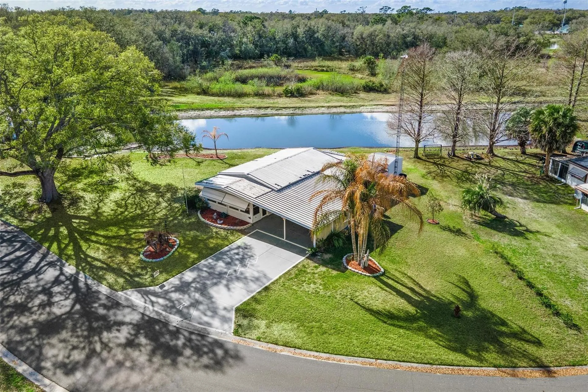 304 Ivanhoe Circle Lady Lake FL 32159