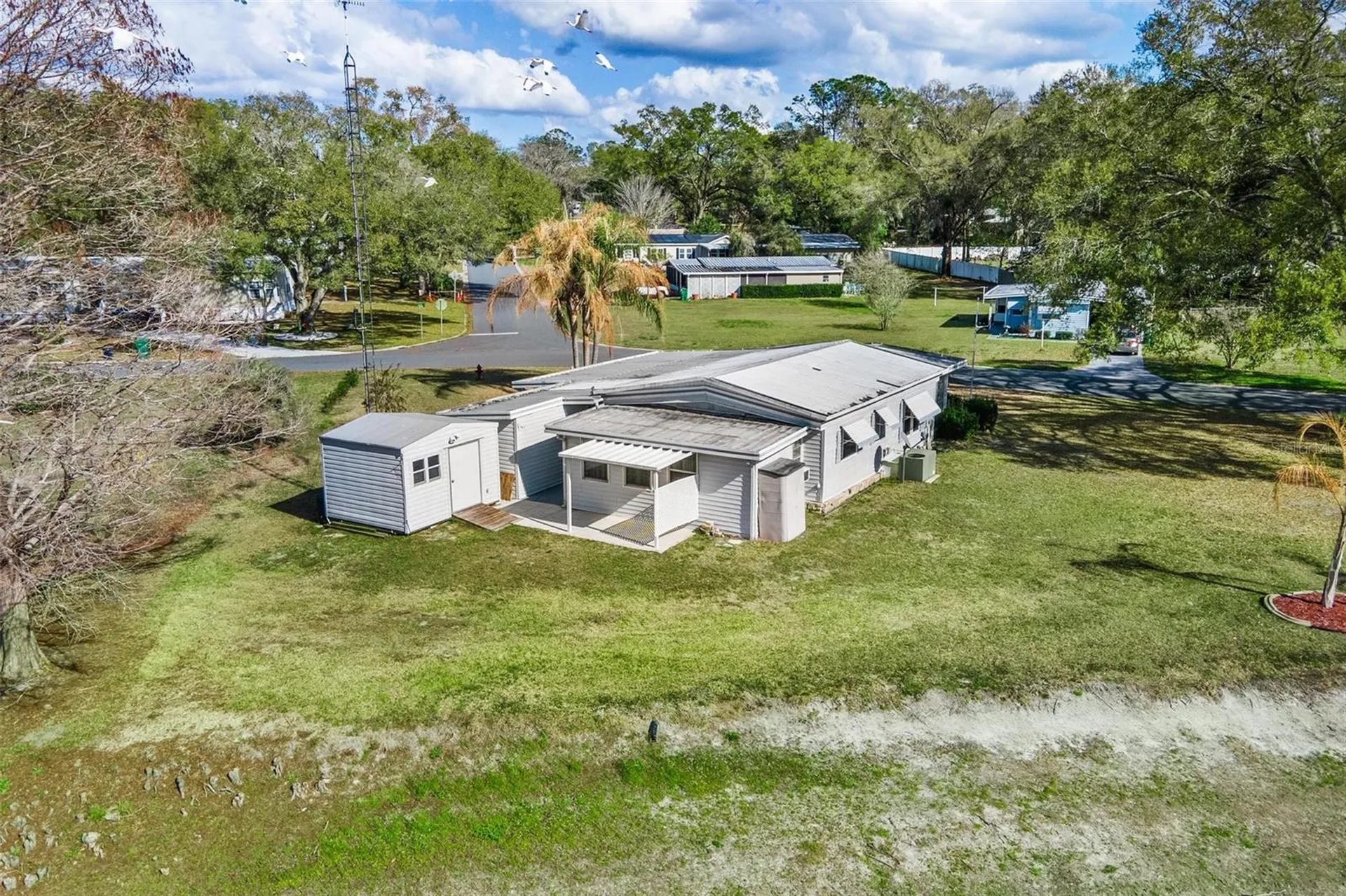 304 Ivanhoe Circle Lady Lake FL 32159