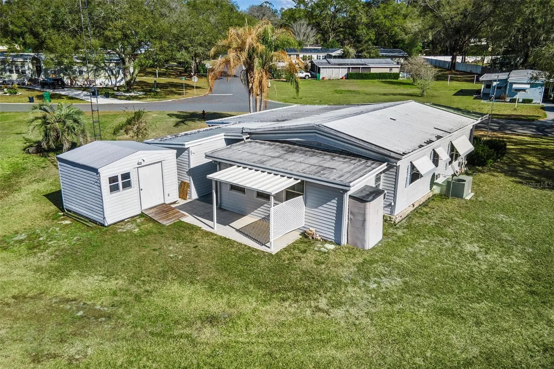 304 Ivanhoe Circle Lady Lake FL 32159
