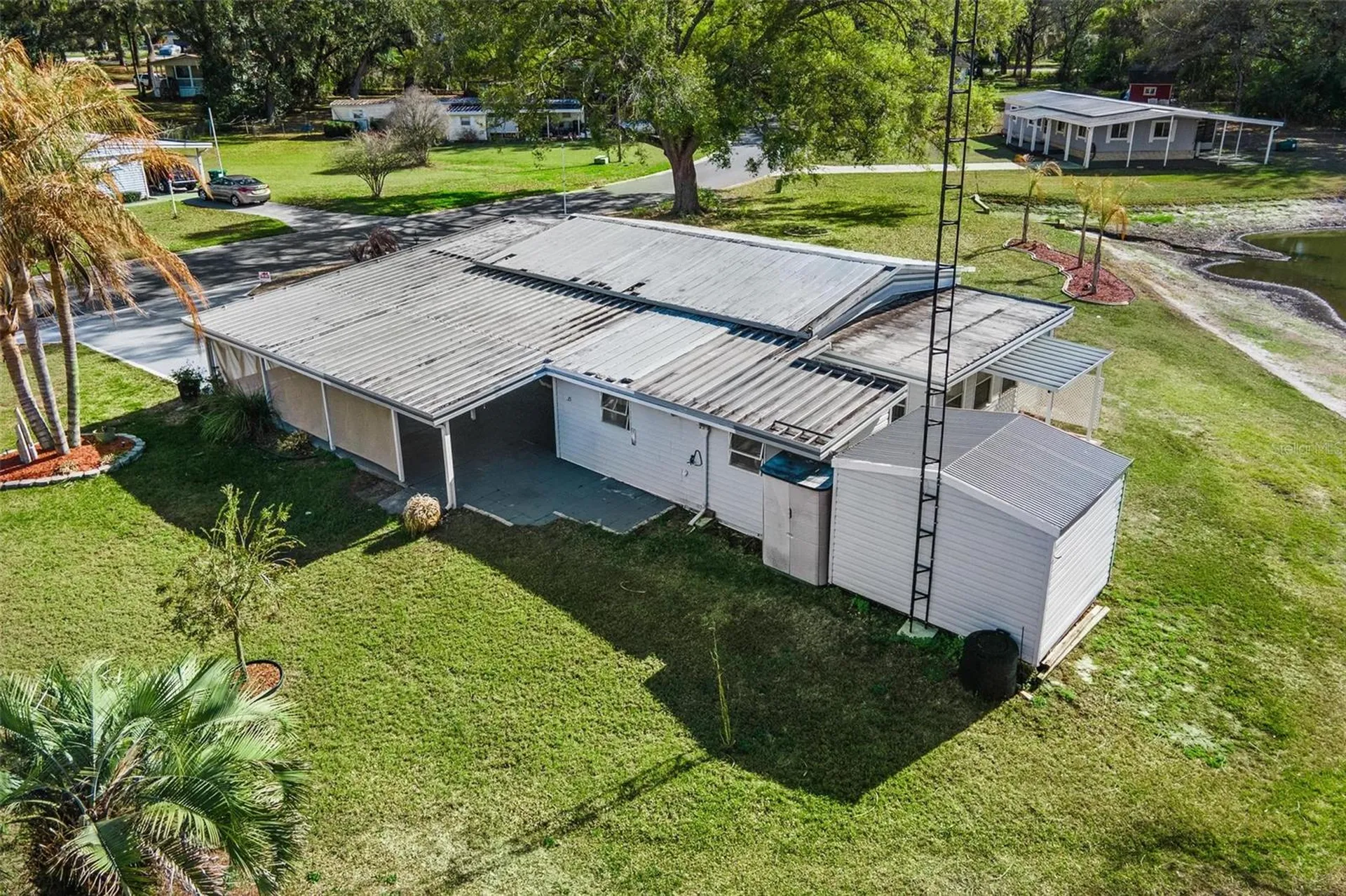 304 Ivanhoe Circle Lady Lake FL 32159
